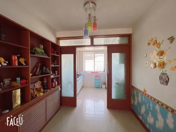 ️金苹果小区，4楼边户