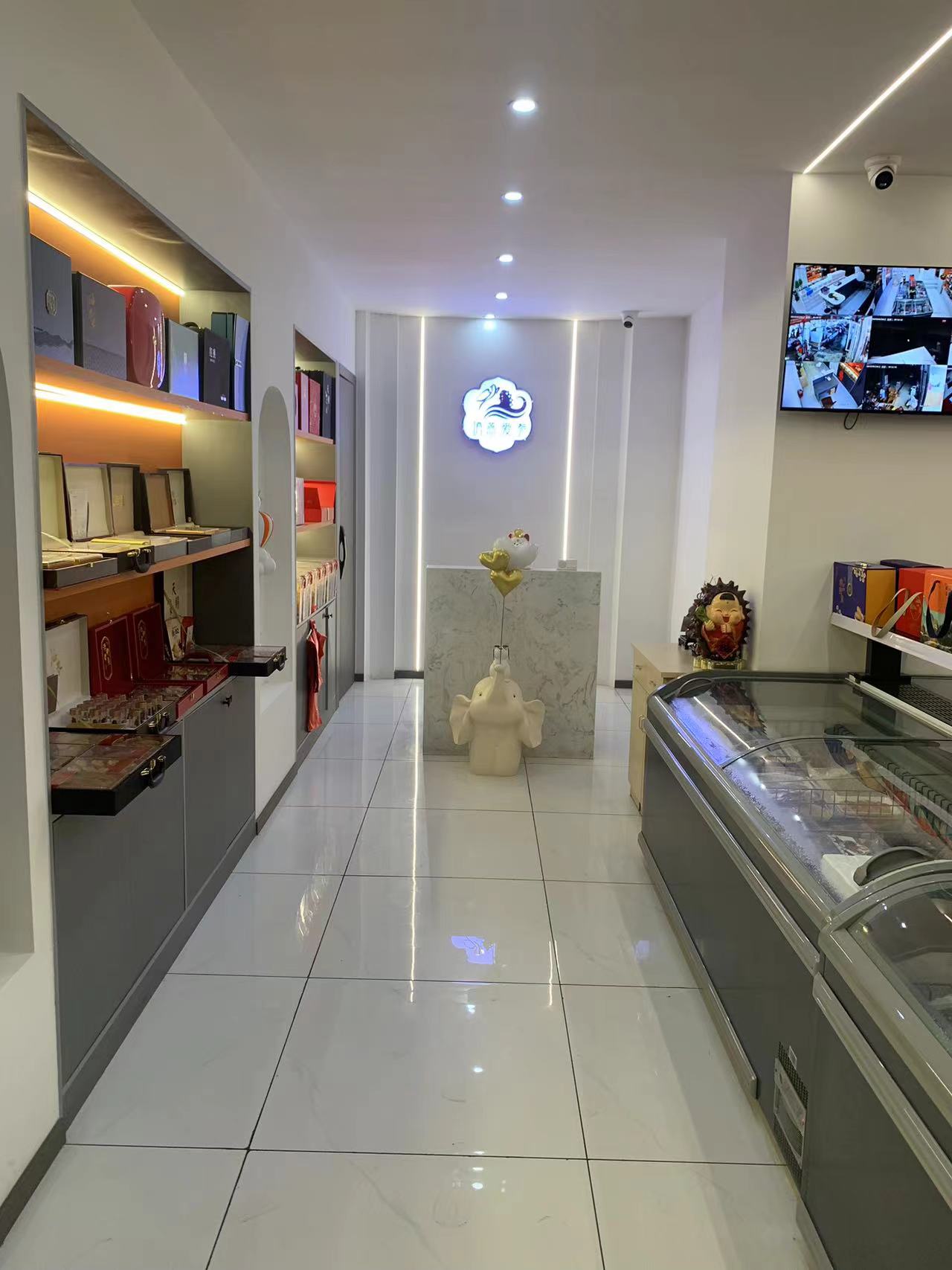 海参燕窝高端滋补品行招聘店长一名，有经验销售4名