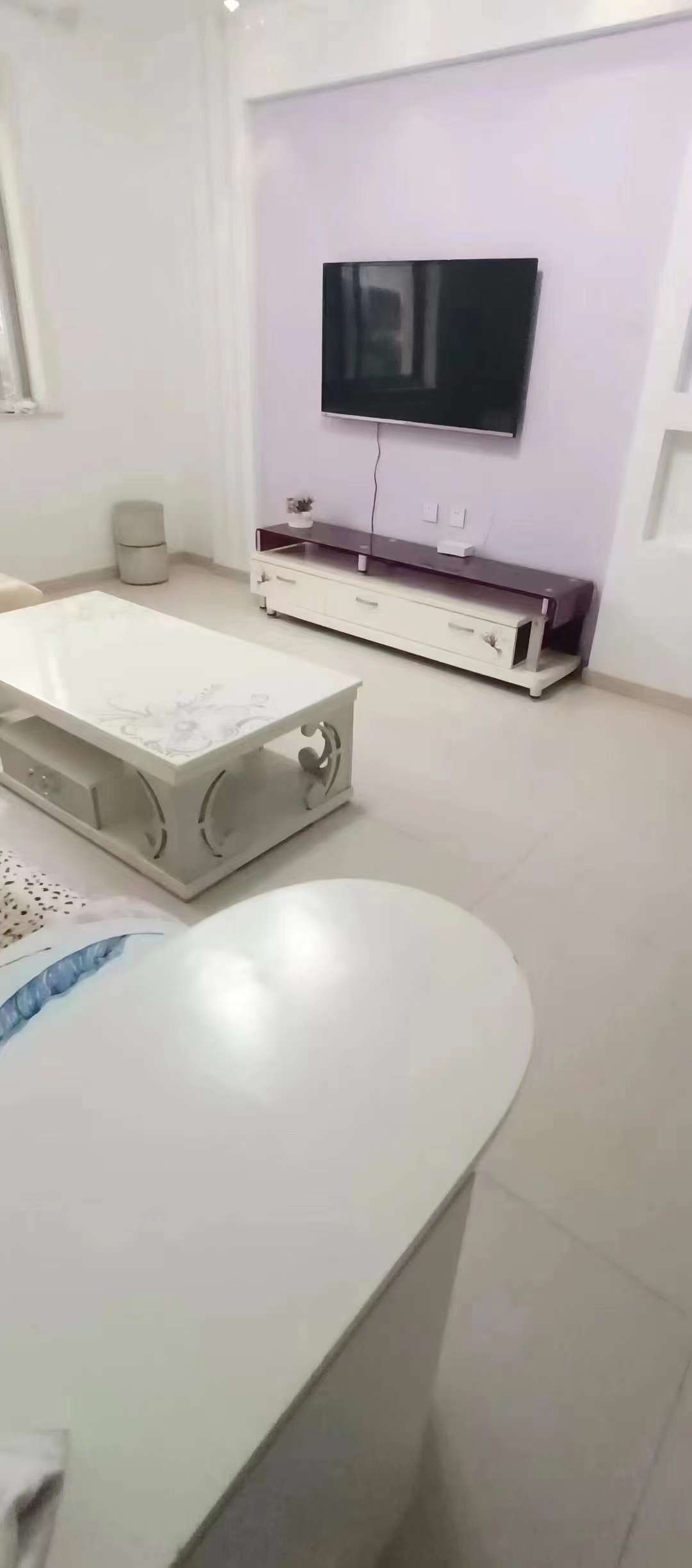 幸福小区2楼90平，地暖精装，家具家电齐全有空调，1200/
