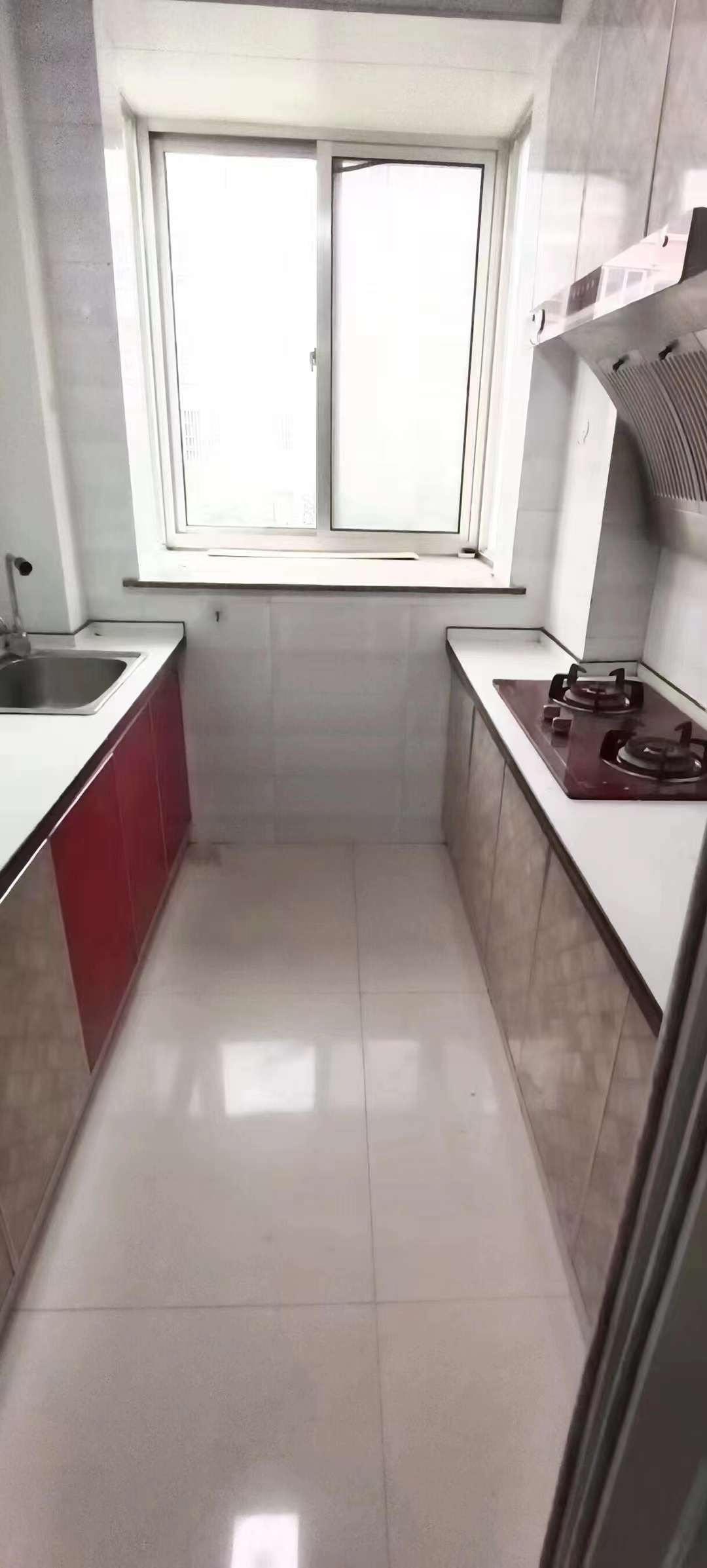 幸福小区2楼90平，地暖精装，家具家电齐全有空调，1200/