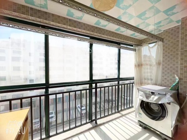 首次出租香格里拉框架精装四楼