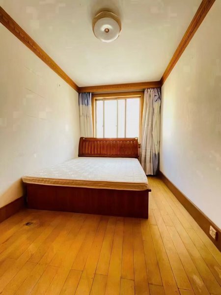 向阳二区2楼68平，两室，首次出租，家具家电齐全(有空调)全