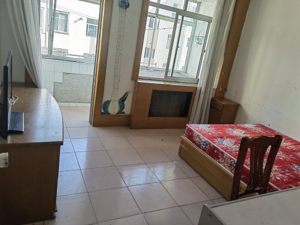 一中西200米水产宿舍