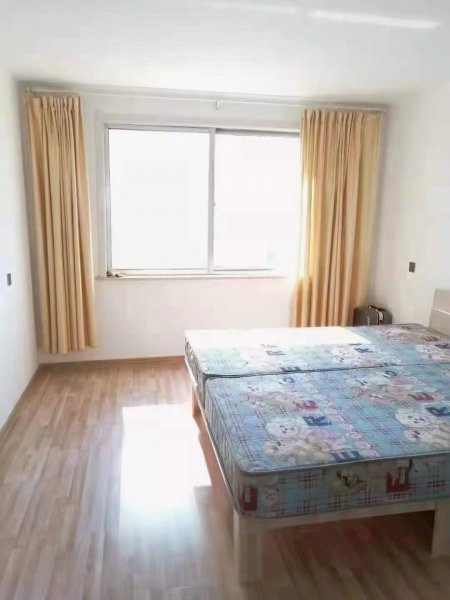 河滨小区 5楼 97平，非顶楼， 精装2室， 家电家具齐全