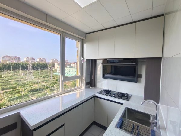 金泰小区2009年新房5楼81平（实际90多平）35.8万！3室！精装修未住带家具地暖