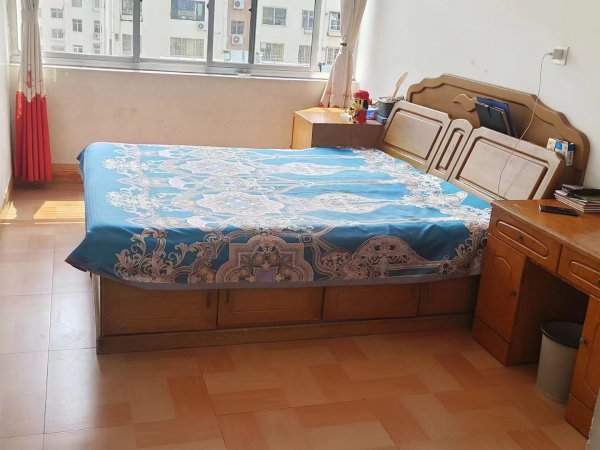 超低价向阳二区3楼71平，精致装修，双气齐全。
