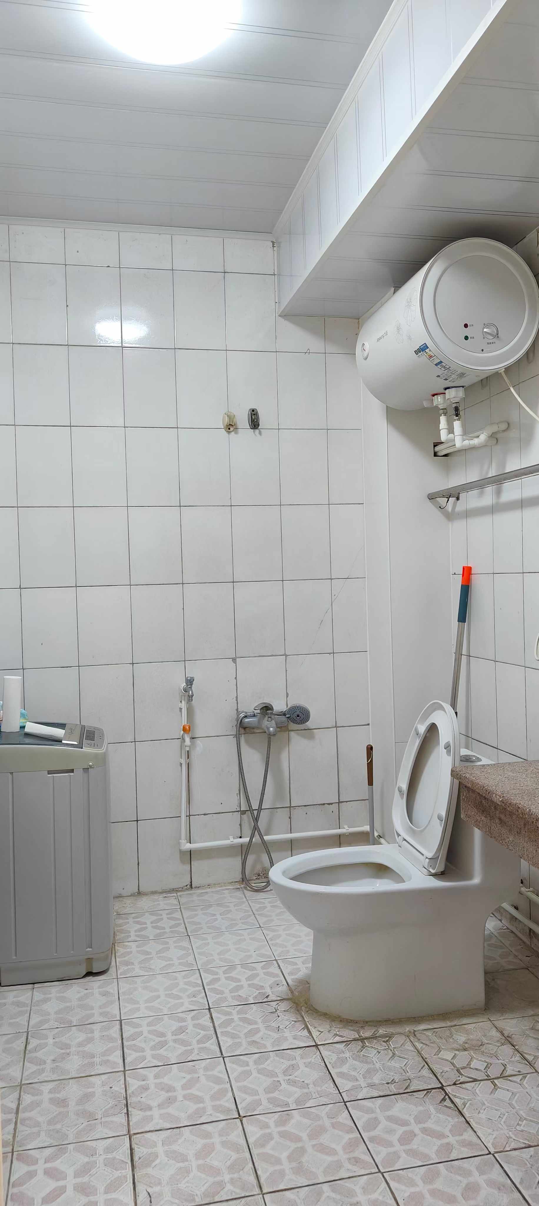 向阳二区1楼90平 家具家电齐全 1200元/月 年租