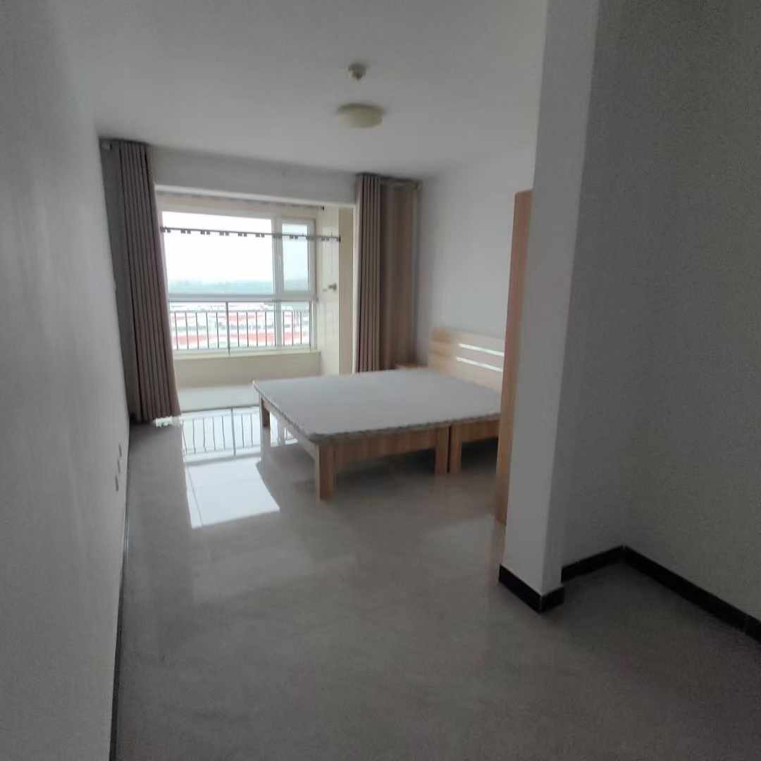 南山丽园小区，电梯10楼，两室两厅，带家具家电，1200/月