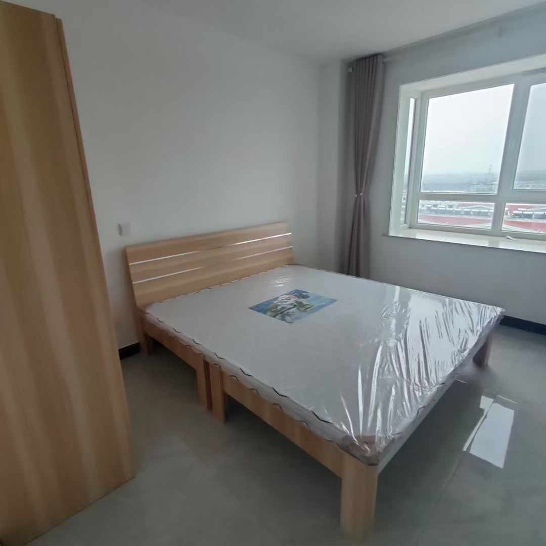 南山丽园小区，电梯10楼，两室两厅，带家具家电，1200/月