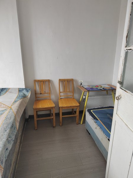 向阳小区三楼500出租