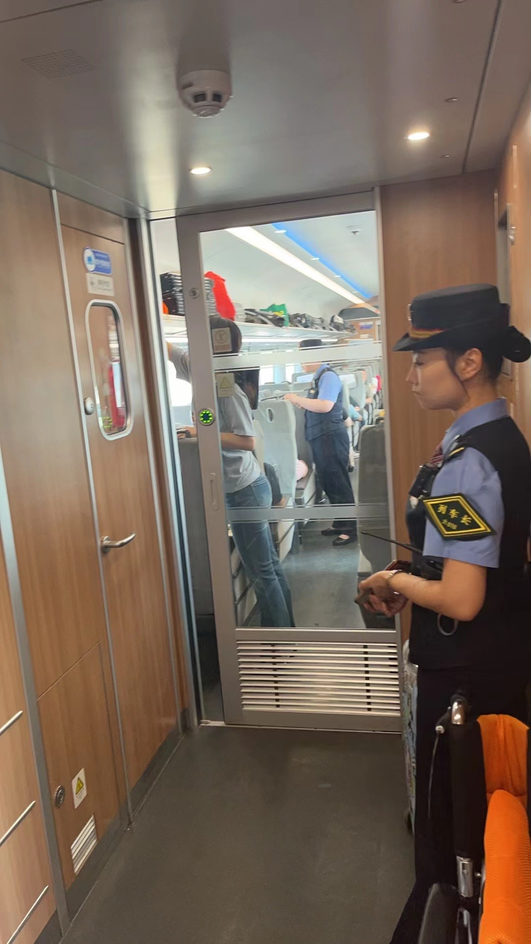 高铁乘务员列车员安检员餐吧员青岛济南均可安置