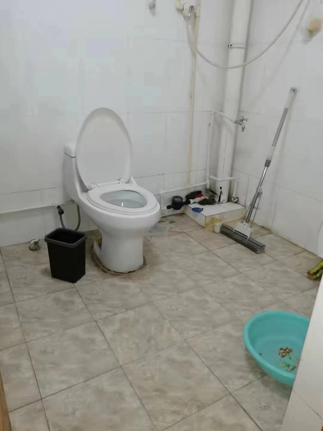 幸福小区阁楼家电齐有空调热水器租金500