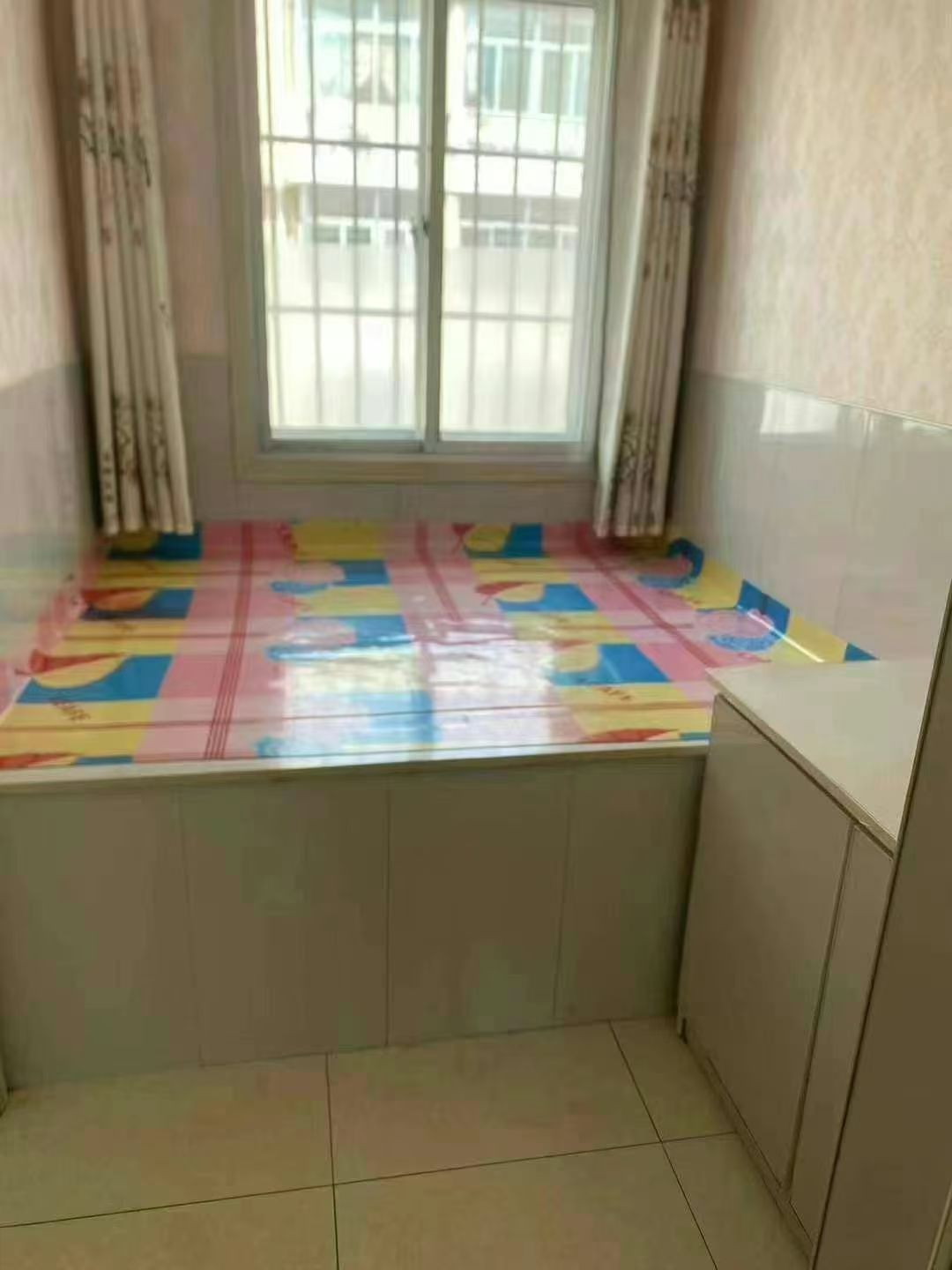 市政巷贴地三楼