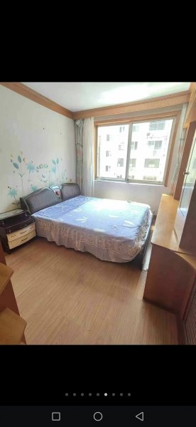 城东一区精装二楼三居室出租