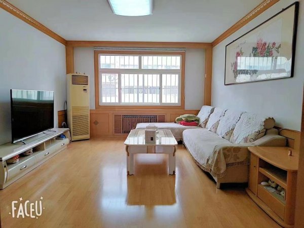 城东一区2楼99平，精致装修 双气齐全，价格便宜。