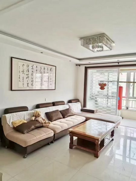 幸福小区精装四楼出租