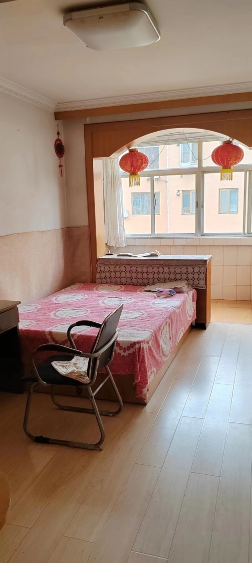东部兴东三楼 约80平3室一厅一卫39.8万