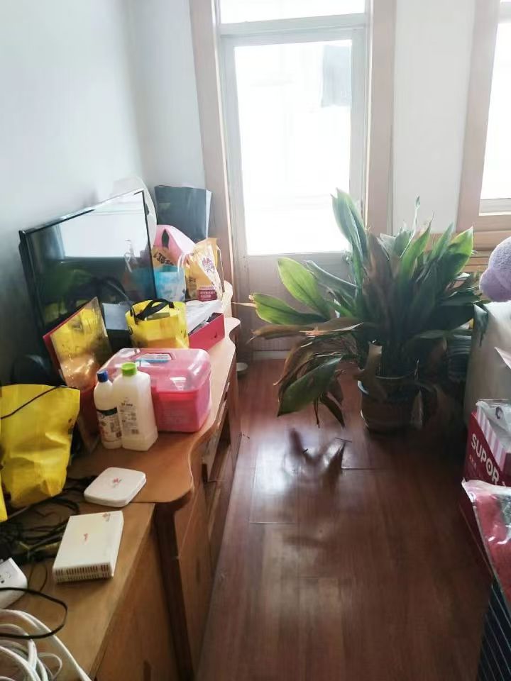 法院附近涟源小区四楼租金700