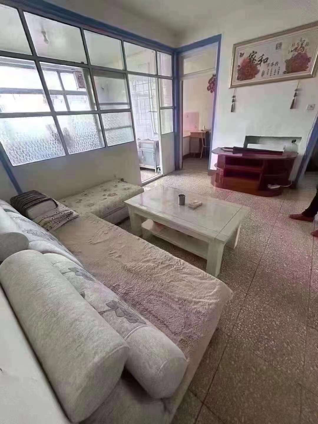 物资小区四楼，两室一厅74平，双气，带家电，每月700元
