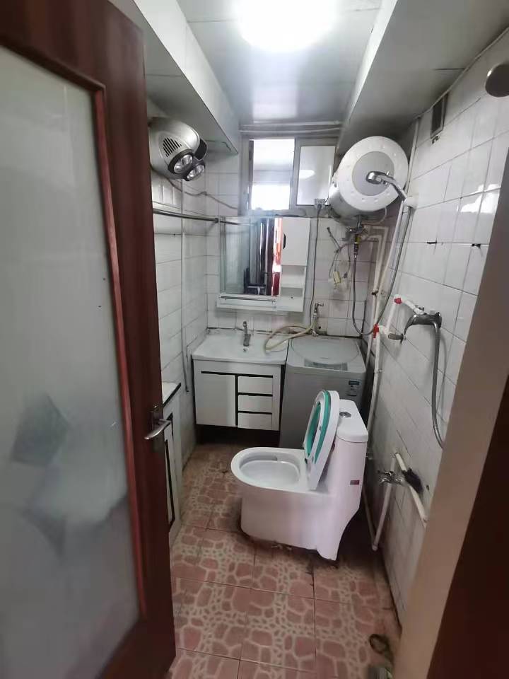 静园小区一楼家电齐有空调热水器租金1000
