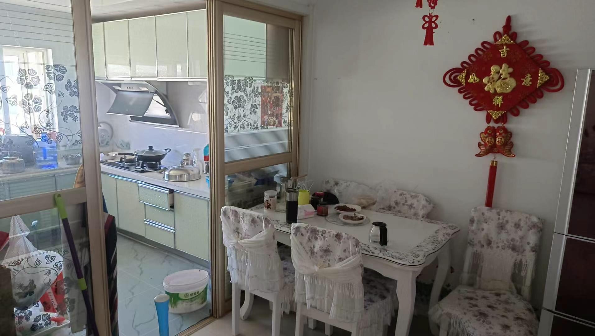 豪门小区6楼137平精装出租