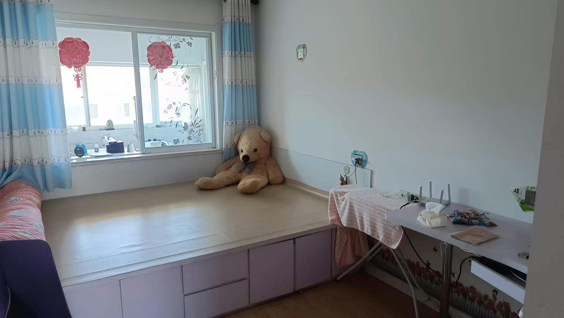 豪门小区6楼137平精装出租