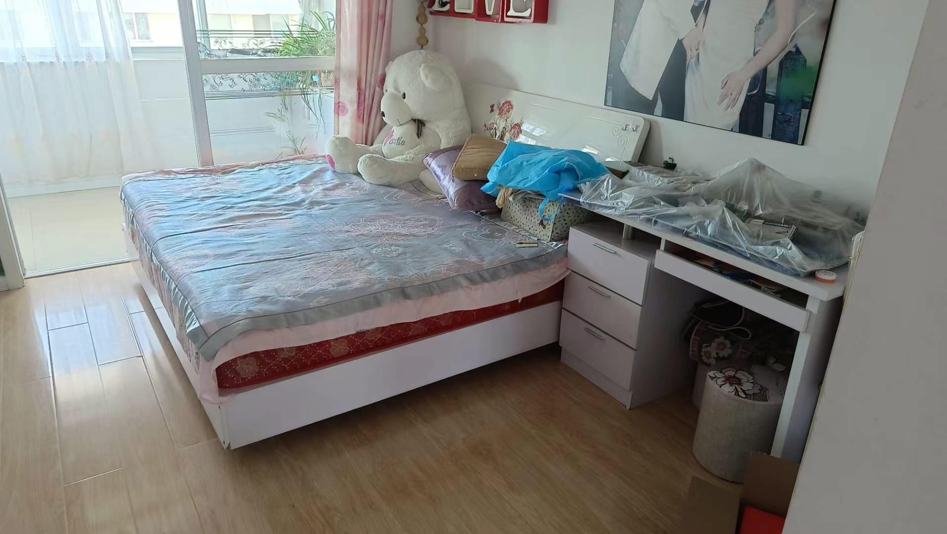 豪门小区6楼137平精装出租