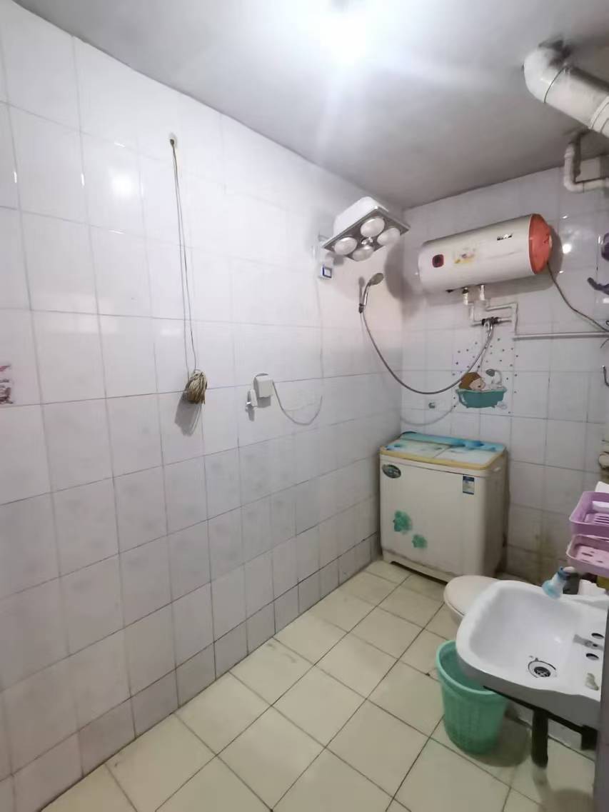 一实小附近一楼家电齐有空调热水器租金600
