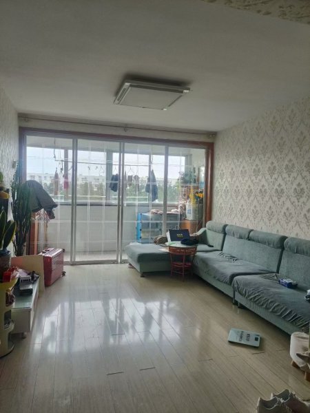 超低价金岭小区3楼78平，精致装修，双气齐全。