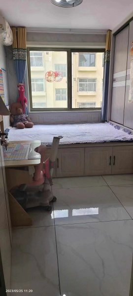 黄山小区3楼，70.7平，33.8万 精装修地暖，两室