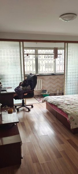 金苹果小区1楼 97平，44.8万，精装修，三室