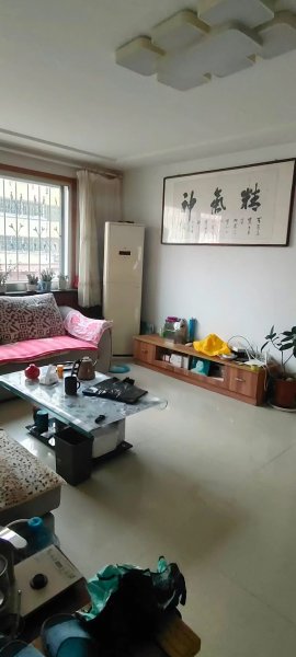 金苹果小区1楼 97平，44.8万，精装修，三室