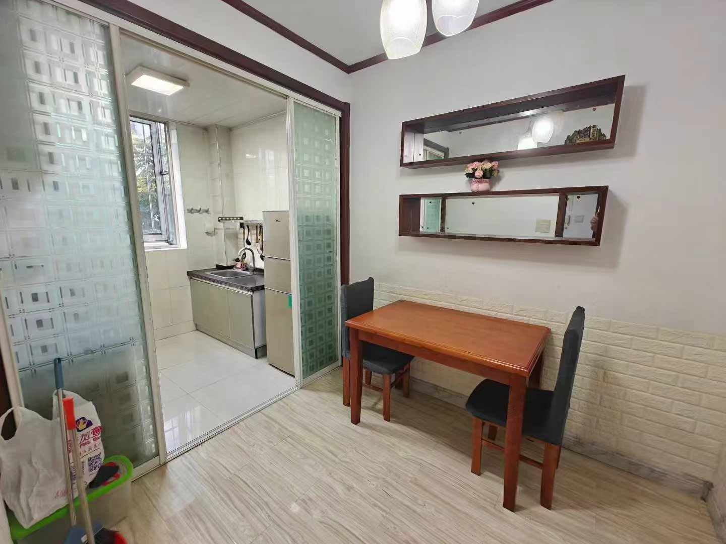 ​​​​​​幸福二期1楼 ，边户96平，精装地暖，洗手间有窗43.8万小议