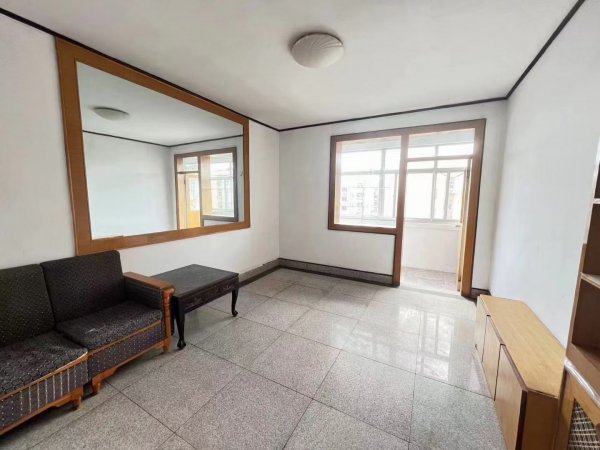 东山小区 3楼 76平，39.8万，三居室