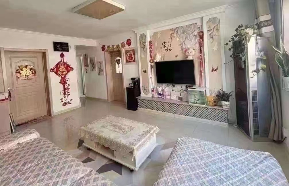 黎明小区1楼边户，100平，两室两厅，精装双气
