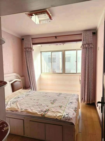 东风华冠小区85平，4楼，39.8万，框架地暖