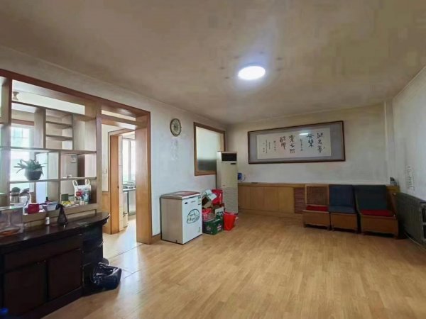 海渊小区1楼 90平 39.8万 两室可三室