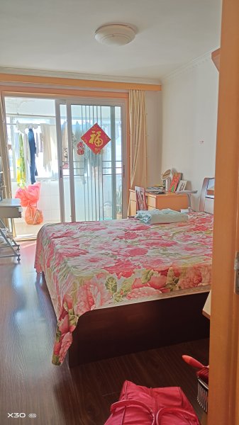 城东二区4楼88平精装带家具家电55万二实验小学府前中学出门九龙汇商城利群重点学区