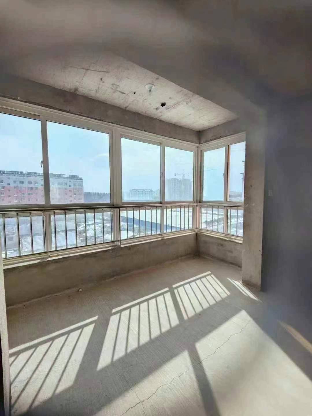 润泽小区三楼毛坯