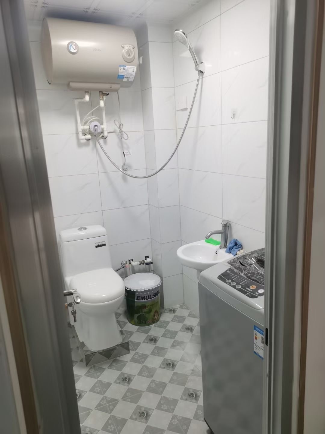 出租金苹果贴地一楼