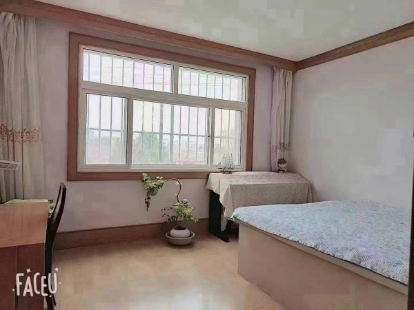 城东一区、二楼99平，57.8万  ‌，两室可改三室