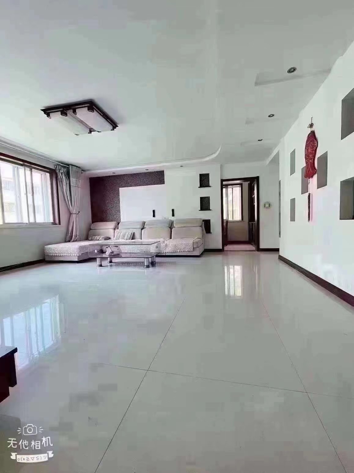 金泰小区三楼边户，118平三室朝阳，双气地暖
