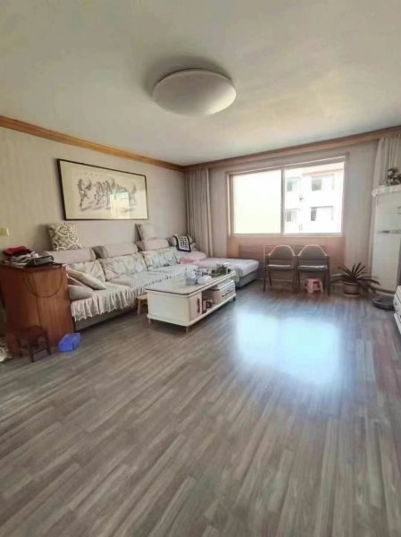 向阳小区，4楼118平，49.8万 三室朝阳，双阳台