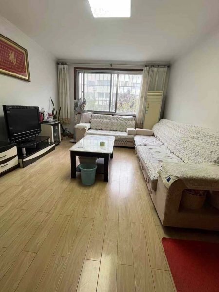 幸福小区1楼东边户95平，两室两厅，洗手间有窗，2006年的房