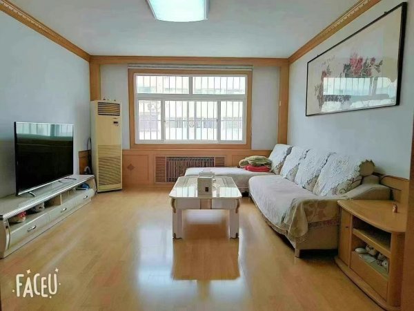 城东一区2楼99平，57.8万，两室可改三室