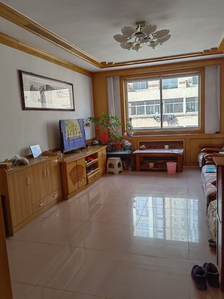 金丰苑小区5楼带阁楼93平，精装40万，府前中学，二实验小学，重点学区房