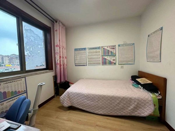 东方明珠城框架3楼东边户92平 68.8万，地暖 三室两厅⁠ ﻿⁠﻿