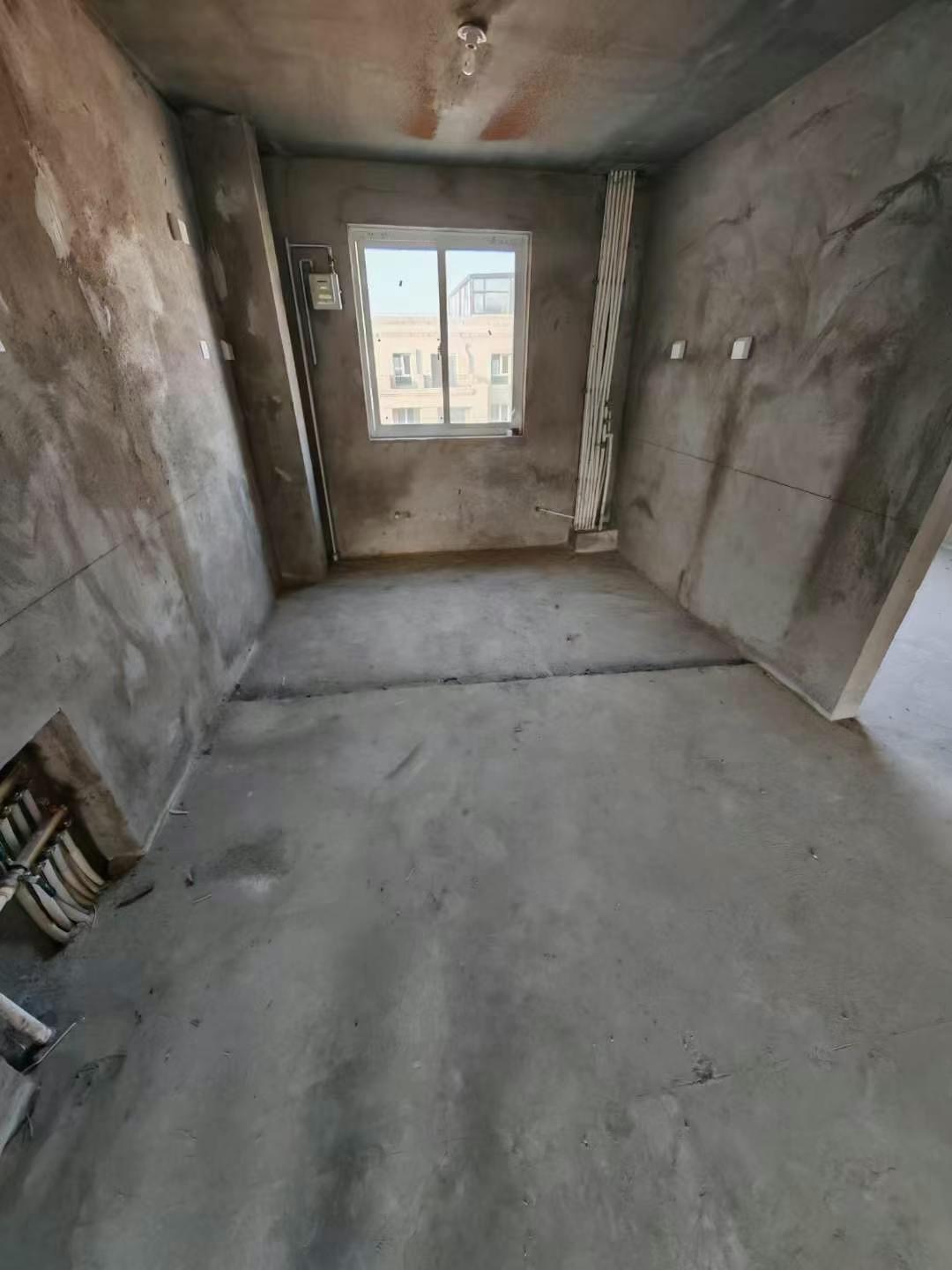 人杰地灵电梯六楼