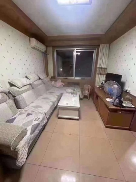 光明小区四楼73.58平，两室一厅，配所有家电