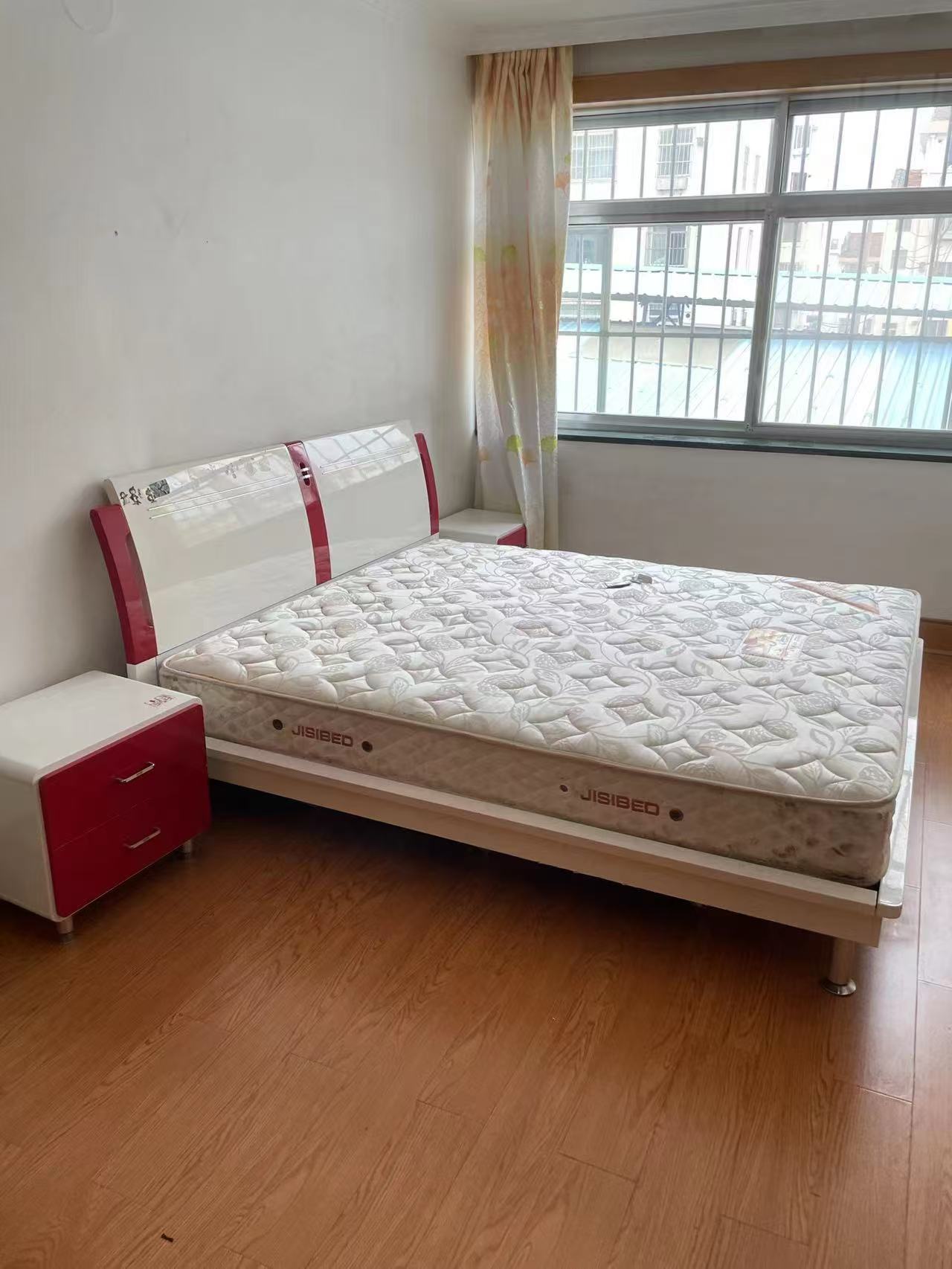 向阳二区一楼三室家电齐有空调热水器租金1000